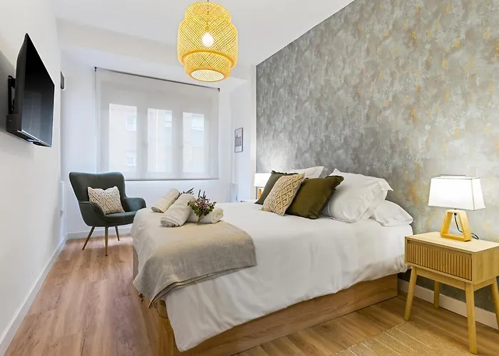Monet, Apartamento Con Terraza, Cuna Y Trona
