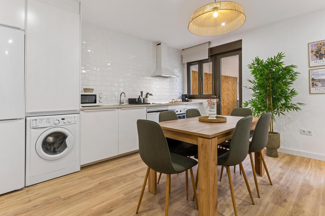 Apartament Monet, Con Terraza, Cuna Y Trona