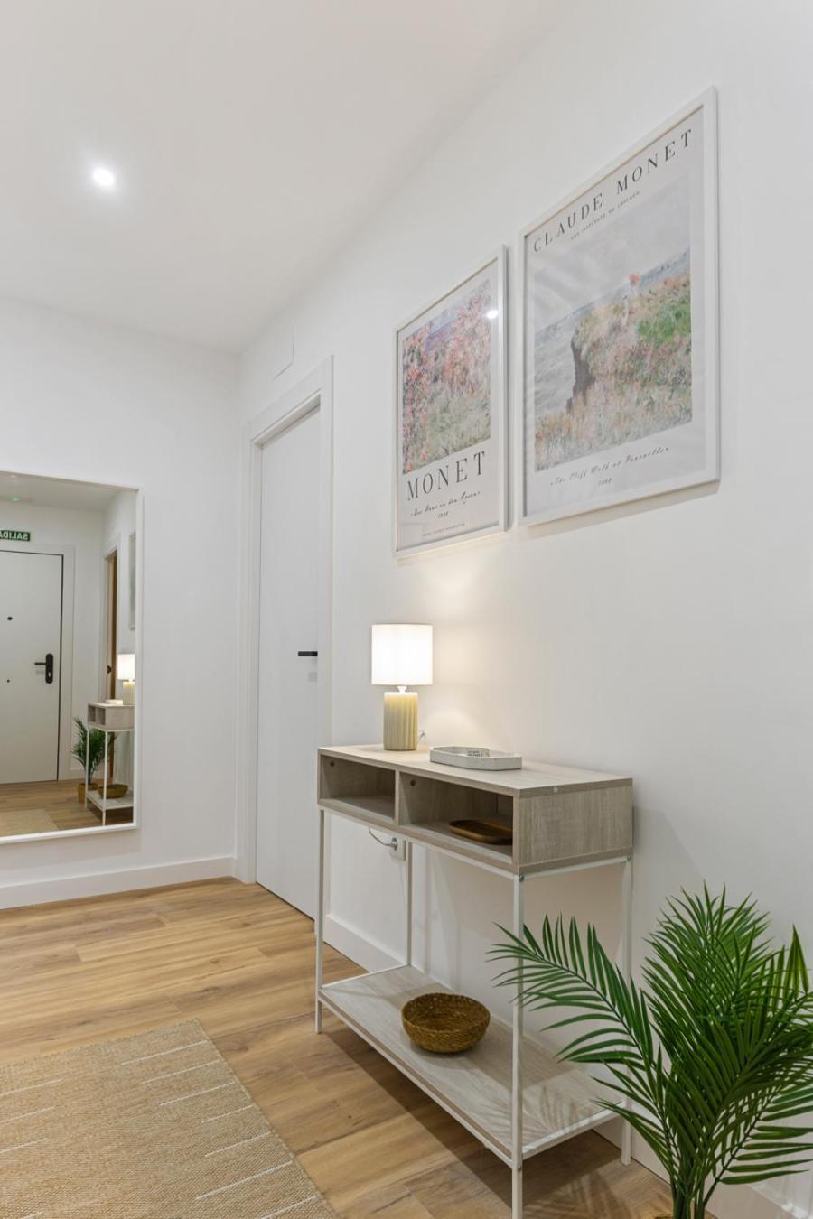 Appartement Monet, Con Terraza, Cuna Y Trona *
